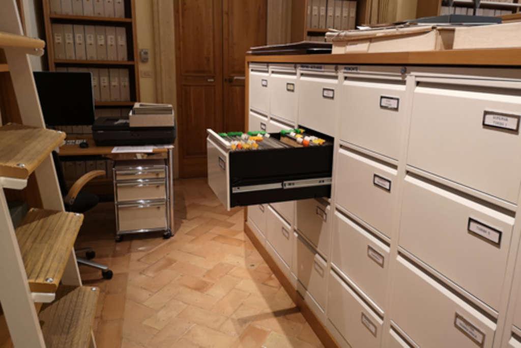 Eindrücke aus der Bibliotheca Hertziana: Archivschubladen mit Fotos