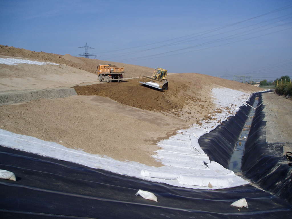 5 Altdeponielm Oberflächenabdichtung2