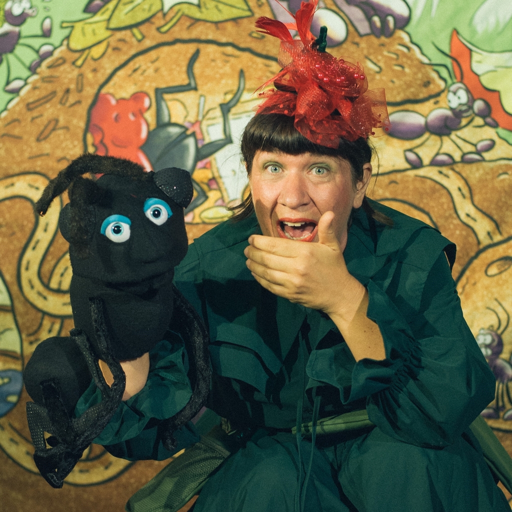 Hortensie von Unkraut und Ameise