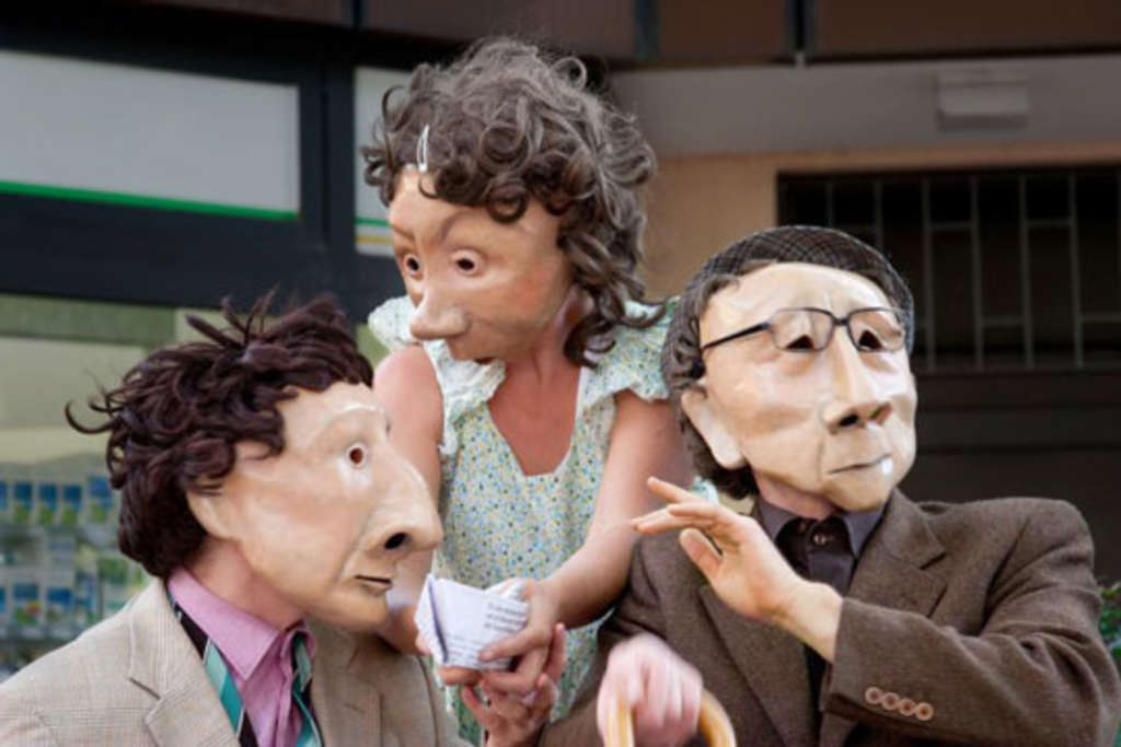 Eine Frau und zwei Männer.