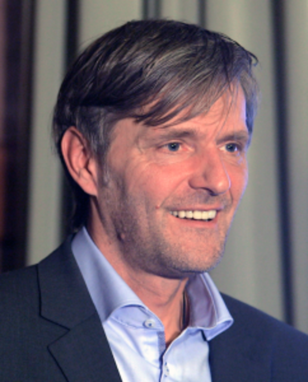 Dr. Ralf Maria Hoelker-242x300