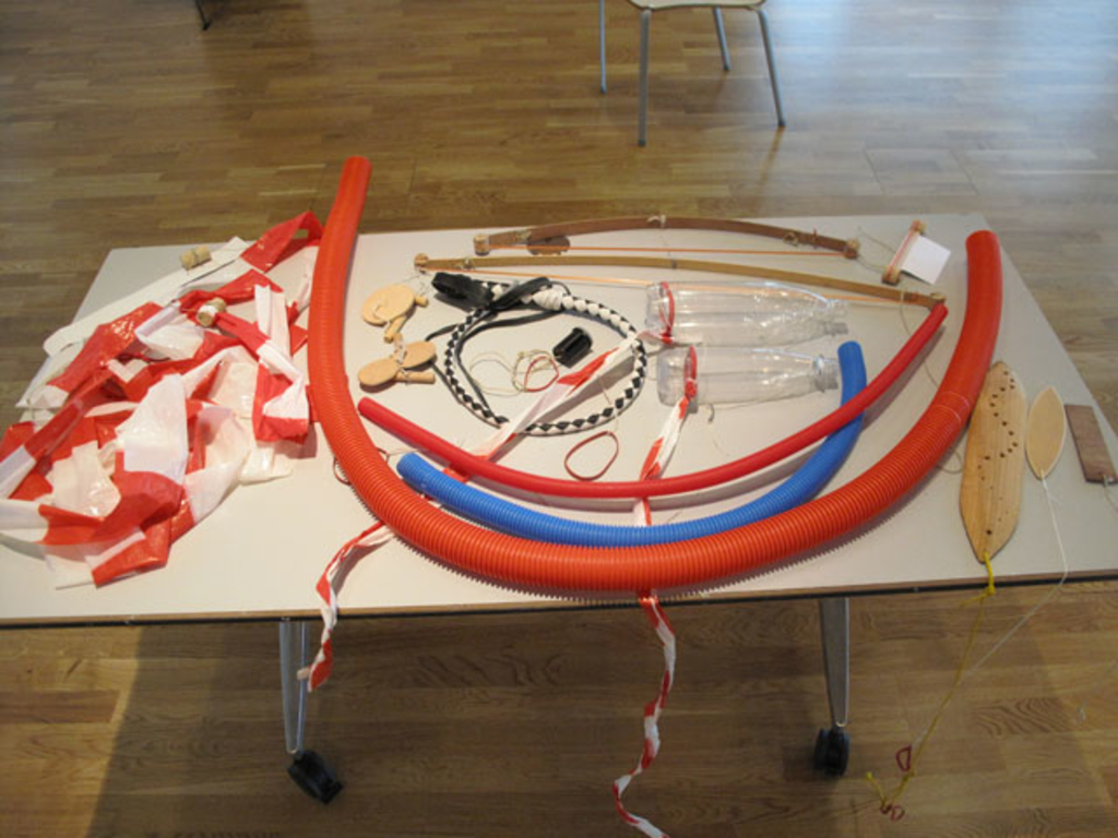 Selbstgebastelte Musikinstrumente