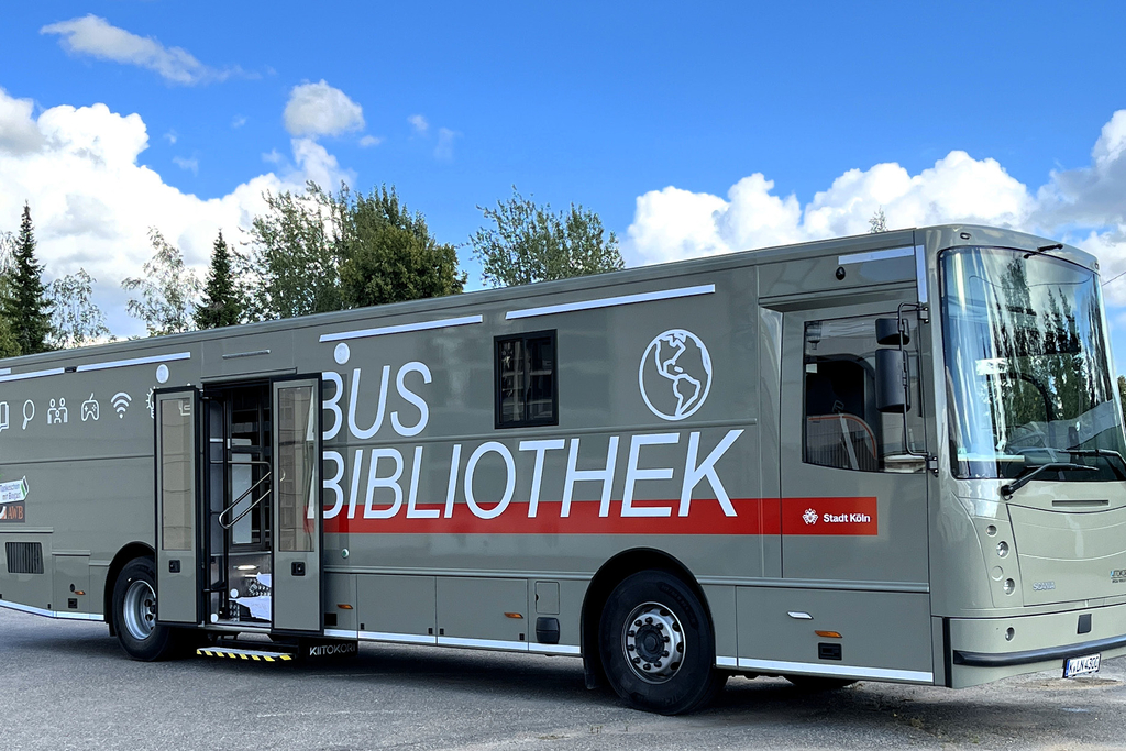 Außenansicht der neuen Busbibliothek