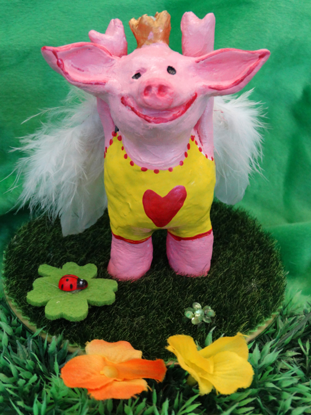 Wir heben ab Ausstellung - Ein Schwein auf zwei Beinen mit ausgestreckten "Armen"