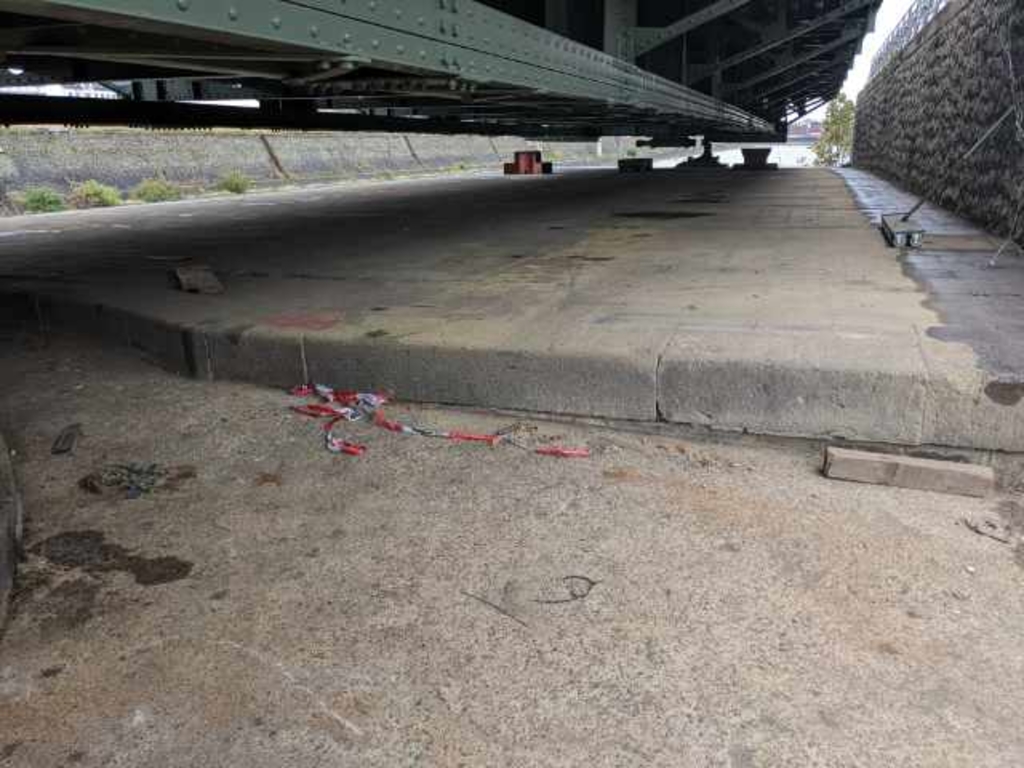 Geräumte Drehebene der Deutzer Drehbrücke