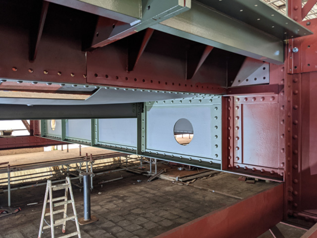 Vorbereitung Entwässerung an der Deutzer Drehbrücke