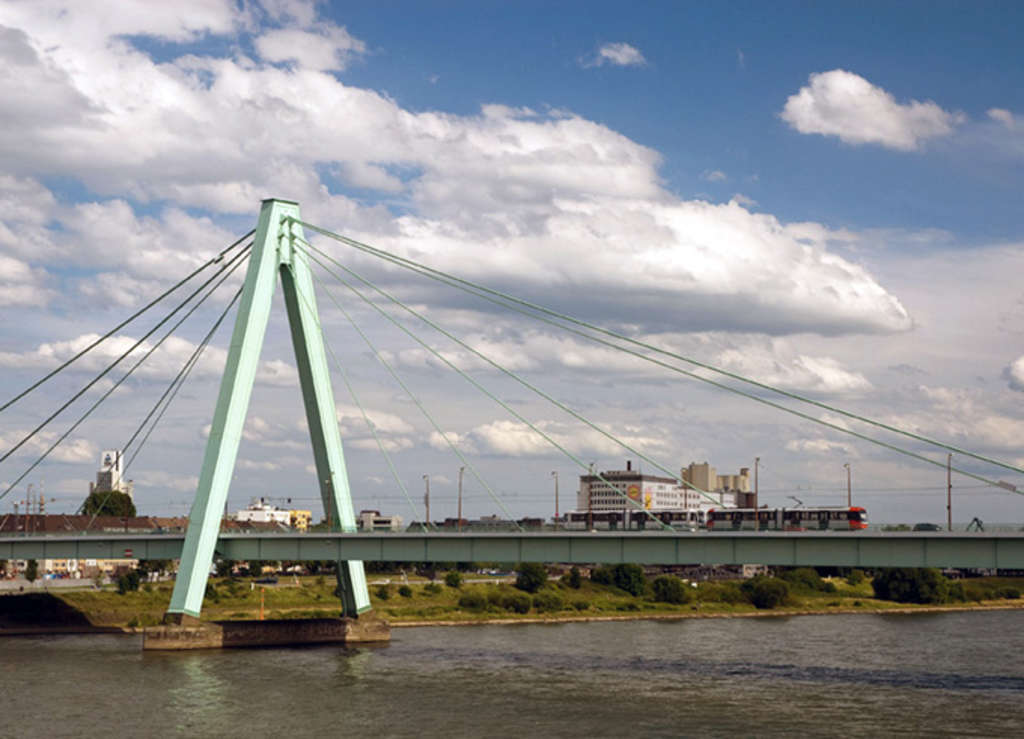 Blick zur Severinsbruecke