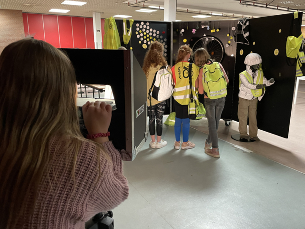 Nur Armleuchter fahren ohne Licht - Stadt Köln