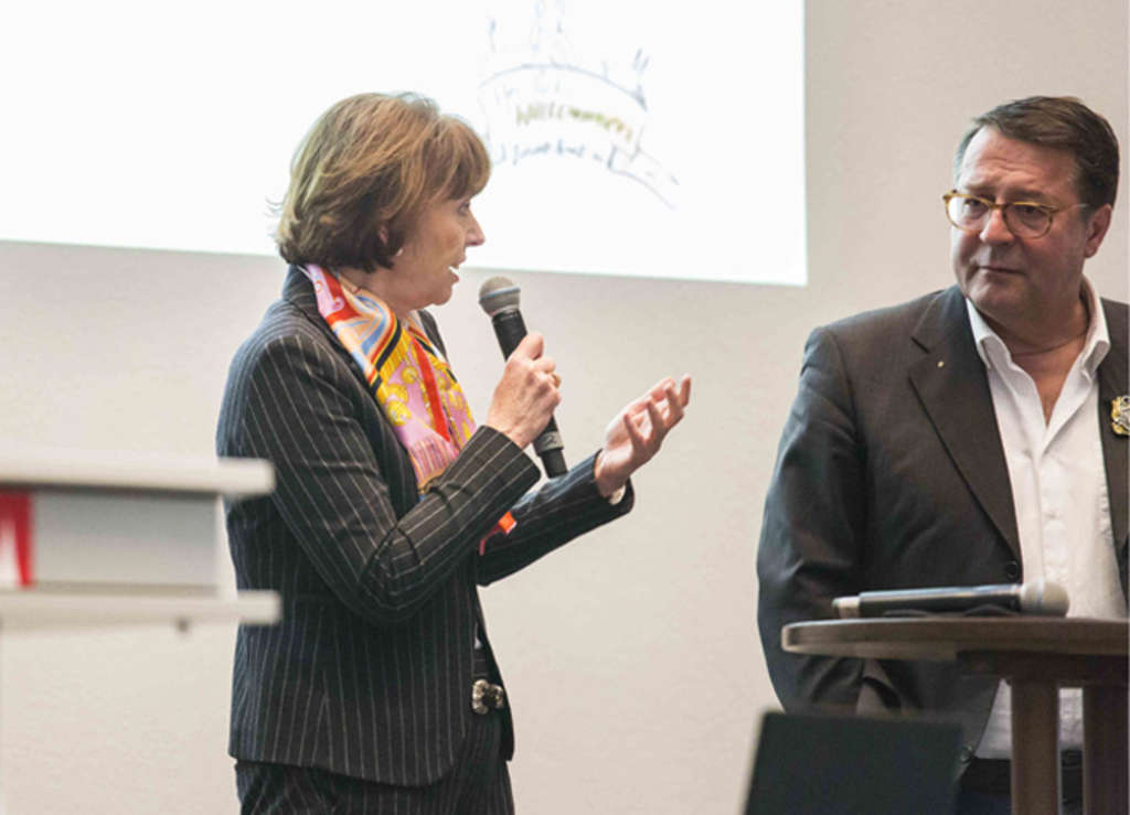 Oberbürgermeisterin Henriette Reker und Hans Mörtter, Pfarrer der Evangelischen LutherKirche Köln Südstadt