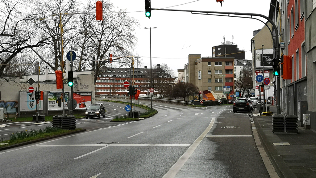 Ampel an der Ulrichgasse zum Übergang zur Tel-Aviv-Straße