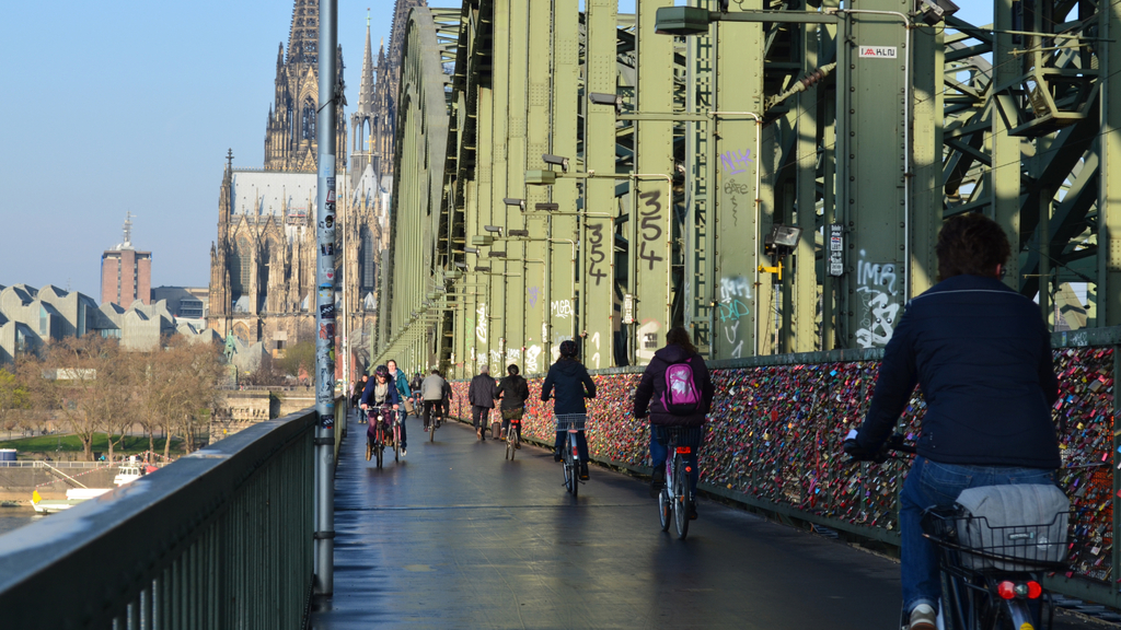 Radverkehr auf der Hohenzollernbrücke