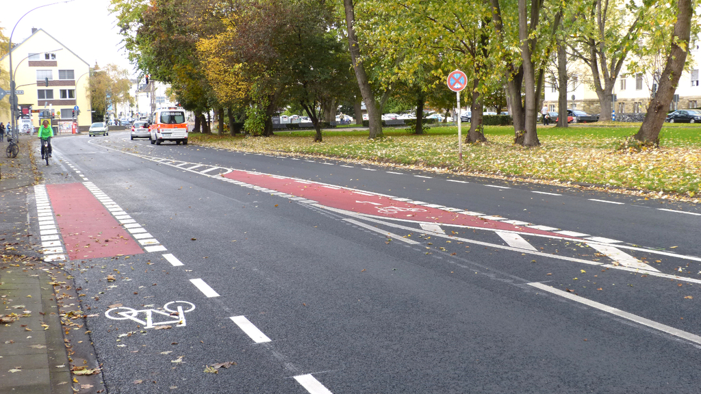 Schutzstreifen auf der Bachemer Straße