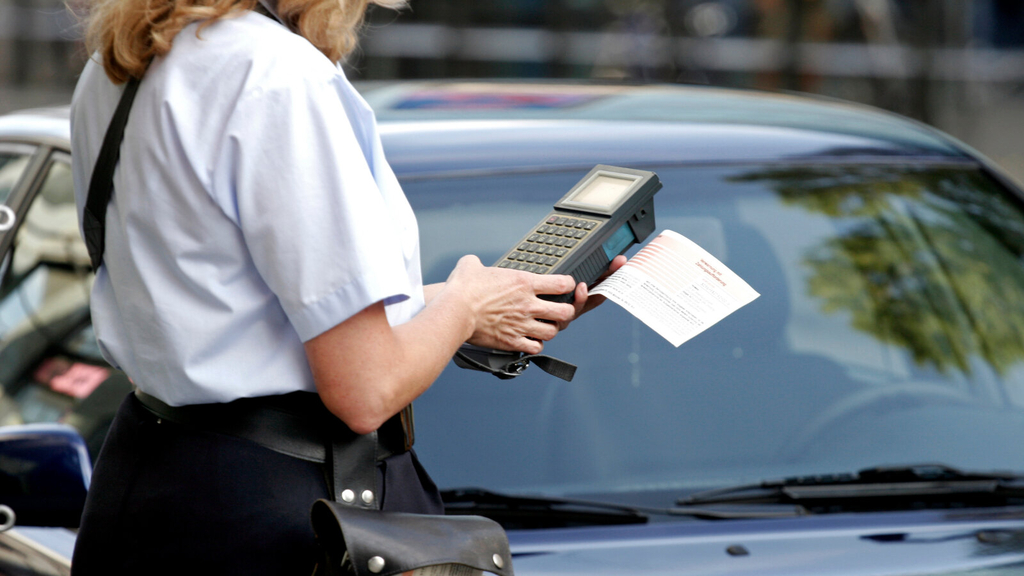 Strafzettel02, Link auf Knöllchen an der Windschutzscheibe - Stadt Köln
