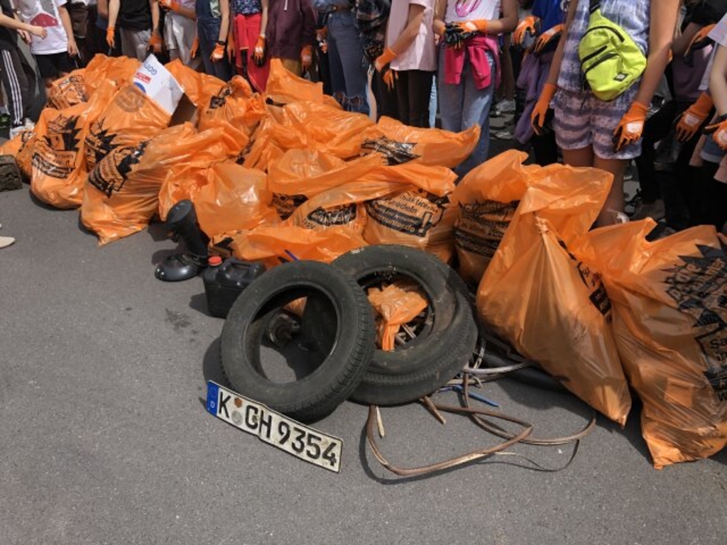 Müllsammlung bei Putzmunter