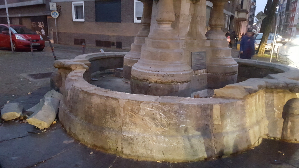 Brunnen Mülheimer Freiheit