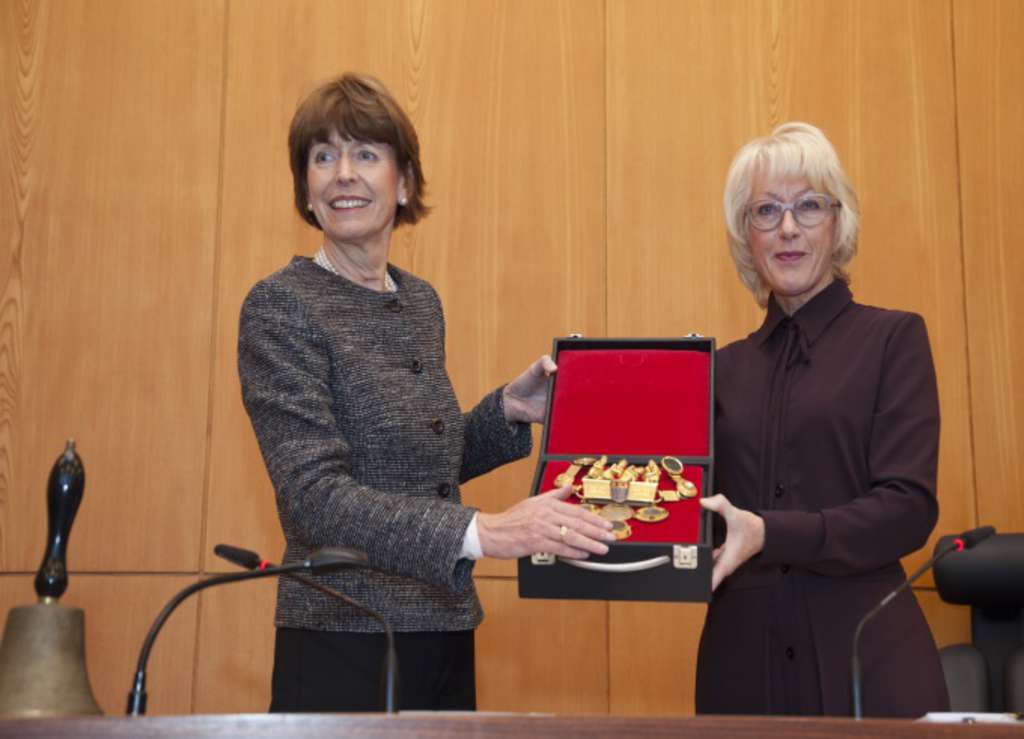 Übergabe der Amtskette an Oberbürgermeisterin Henriette Reker