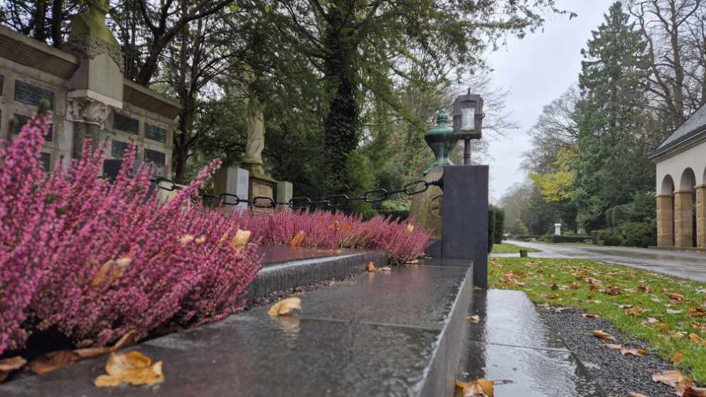 historische Grabstätte auf dem Melatenfriedhof