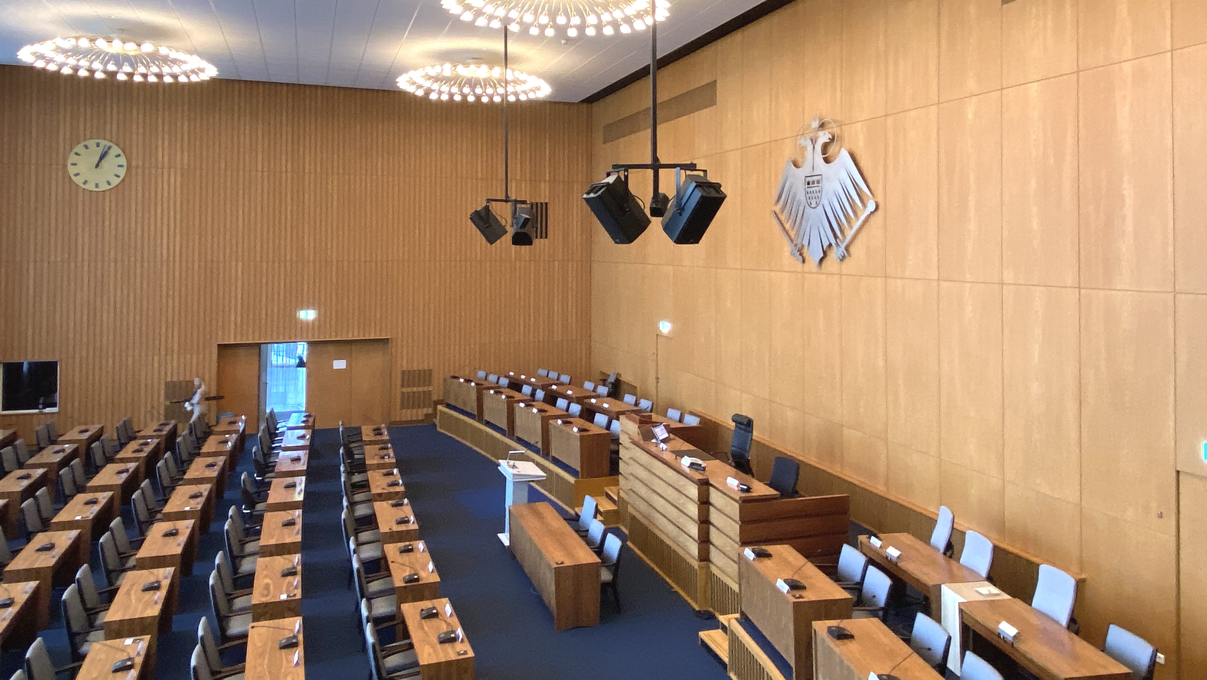 Blick von der Besuchertribüne in den Ratssaal der Stadt Köln