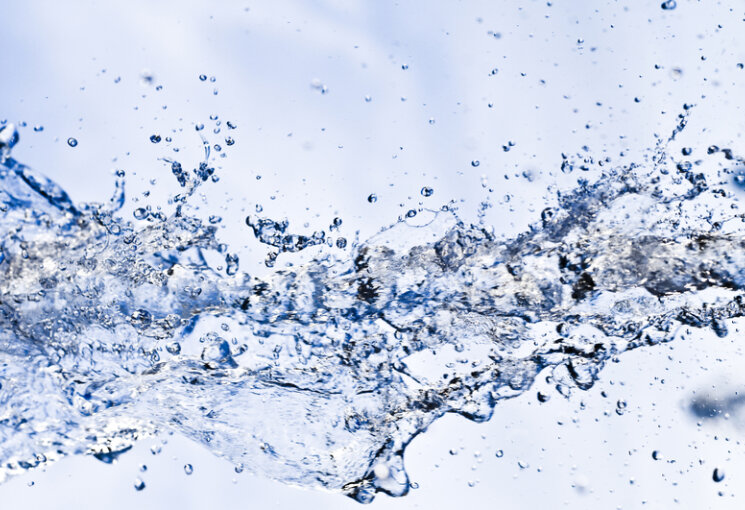 Wasser, © PantherMedia / Daniel Schoenen