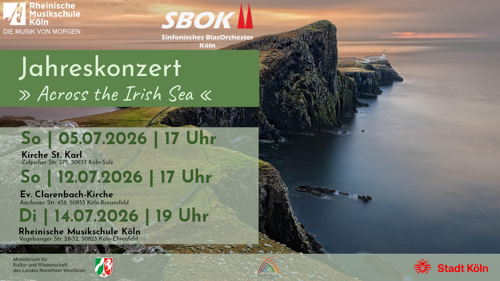 Im Hintergrund schroffe Felsen und grüne Wiesen an der Irischen Meeresküste, Im Vordergrund Ankündigungstext für die Jahreskonzerte des Sinfonischen BlasOrchesters Köln "Across the Irish Sea"
