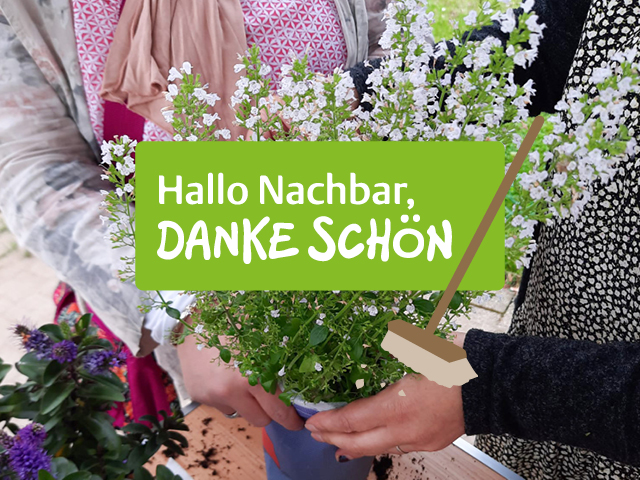 zwei Menschen mit einem Topf Blumen und dem Logo von Hallo Nachbar