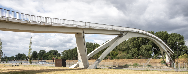 Katzenbuckelbrücke, Blickrichtung Jugendpark